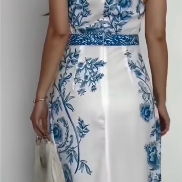 - STYLEWE Blue and White Halter Maxi Sundress - Picture 4 of 4